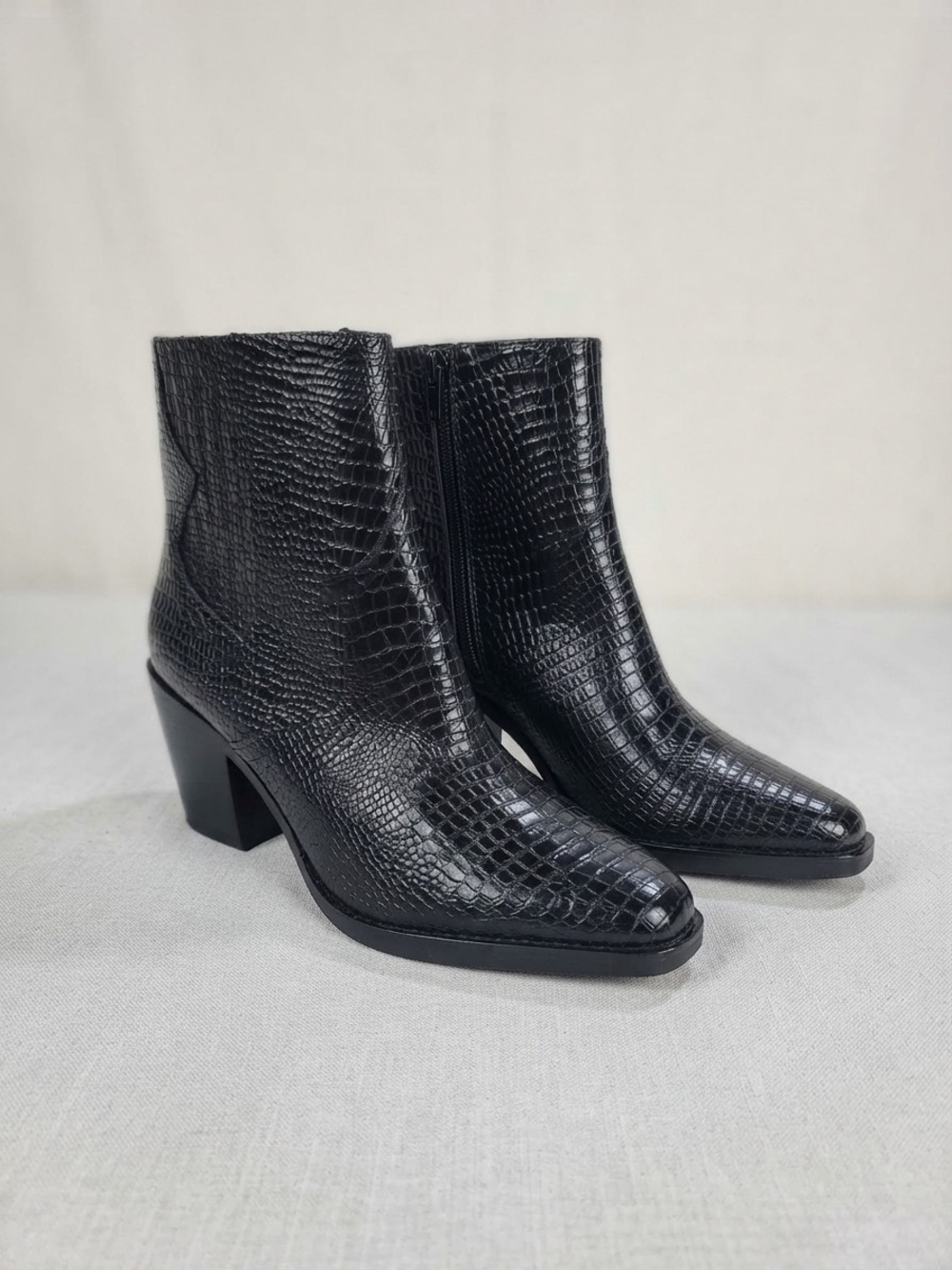 Lucky Brand LK-Jaide Black Crocodile Embossed Western Booties Size 9 / 40